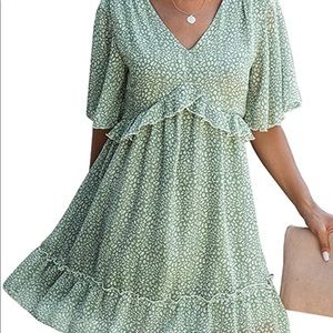 (NWT) Floral Ruffle Hem Dress